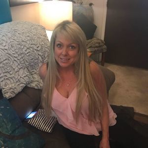 Meet your Posher, Cara